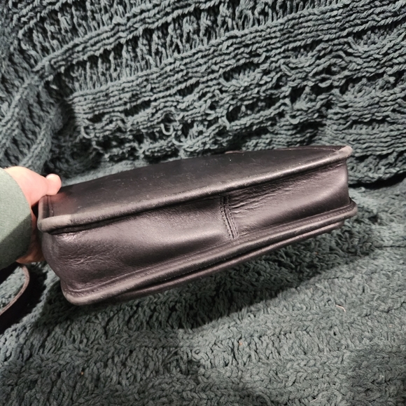 Vintage Coach Black Station Bag #5130 Made In Costa Rica - Picture 4 of 14